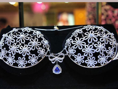 Mỹ nhân Việt thường xuyên nhầm áo lót là... đồ mặc ra đường-11