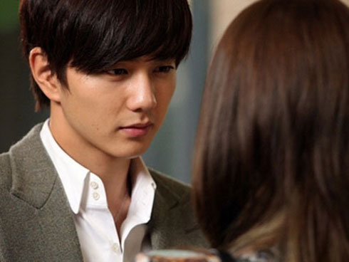 Mỗi khi nhìn đầu mình trọc lóc trong gương, tim tôi lại đau nhói từng cơn khi nghĩ đến con gái-3