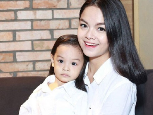 Phạm Quỳnh Anh bất ngờ tái hợp chồng cũ, cười tươi bên 2 con như chưa từng chia ly-5