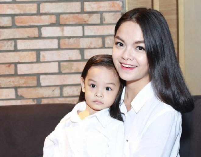 Phạm Quỳnh Anh: Tôi luôn nói với Quang Huy không được cãi nhau trước mặt con-1