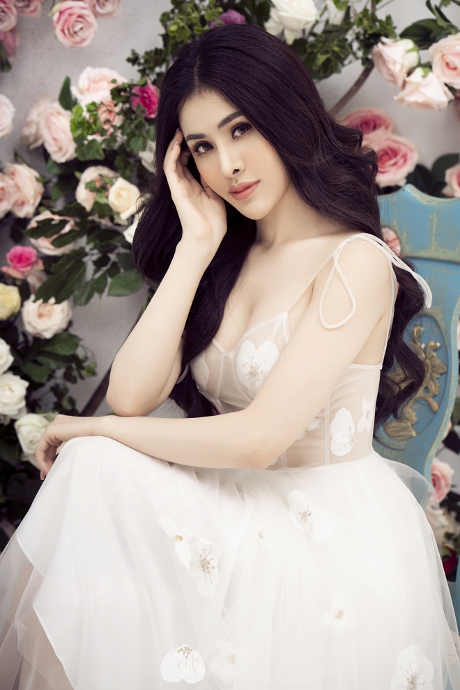 Hậu nghi án bán dâm, Thư Dung khoe ảnh xinh đẹp, phủ nhận dao kéo-1