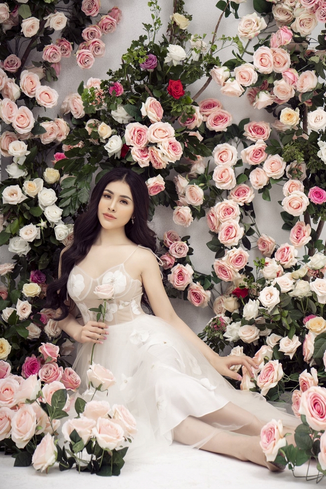 Hậu nghi án bán dâm, Thư Dung khoe ảnh xinh đẹp, phủ nhận dao kéo-2