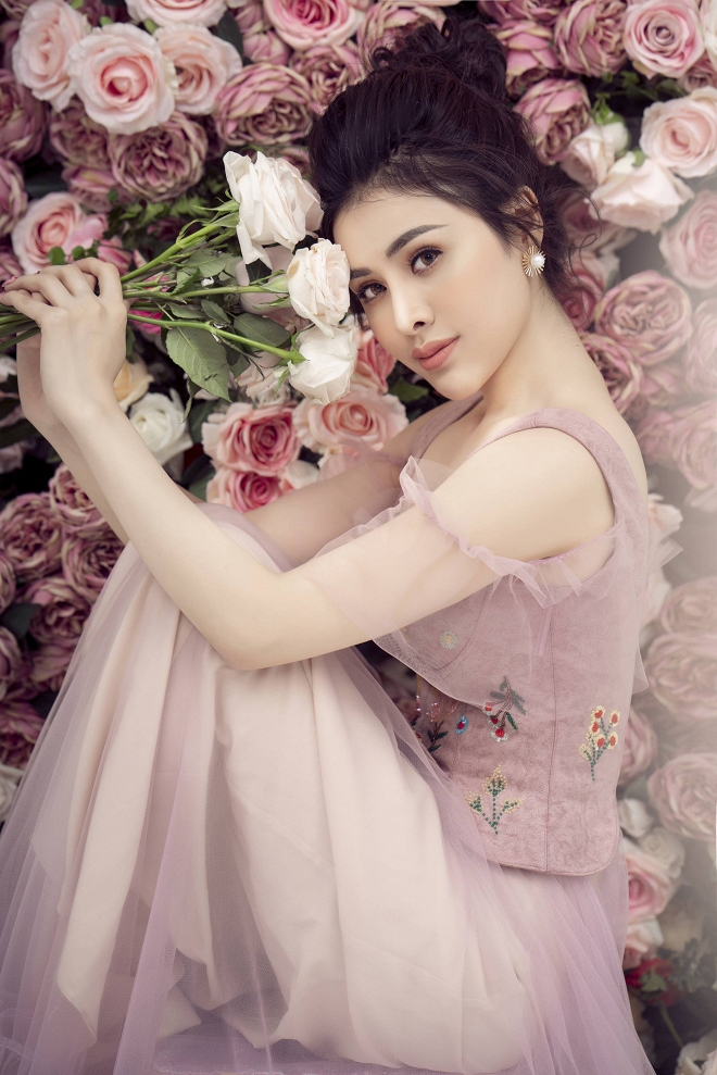 Hậu nghi án bán dâm, Thư Dung khoe ảnh xinh đẹp, phủ nhận dao kéo-6