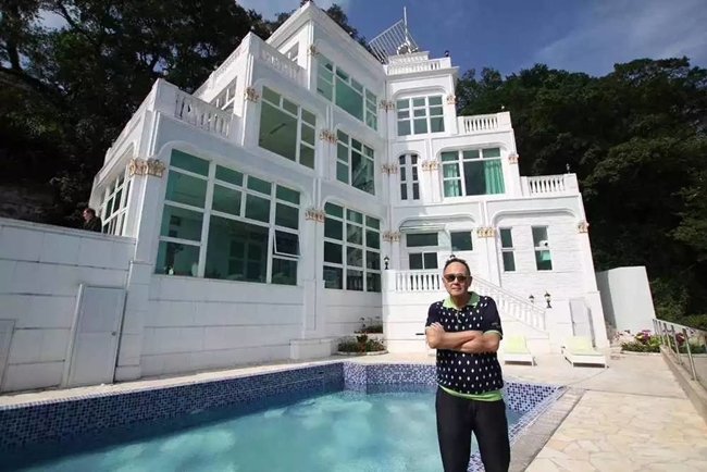 Tỷ phú U90 khét tiếng lấy việc thay người tình mỗi ngày” làm niềm vui-3