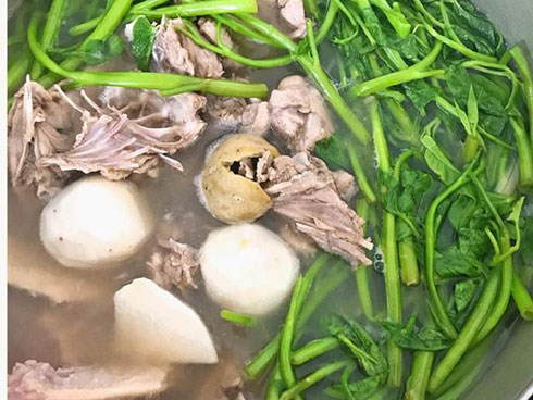 Hướng dẫn cách nấu món vịt om sấu thơm ngon bất bại