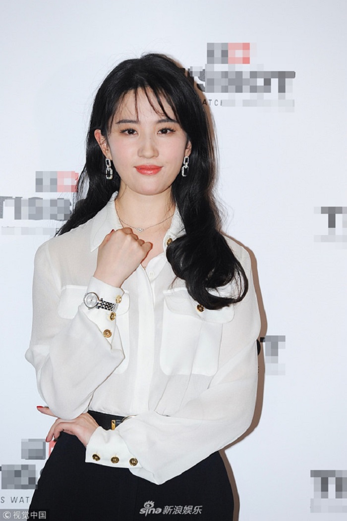 Lưu Diệc Phi gây sốt mạng khi xuất hiện trẻ như 20 tuổi dù đã 32-7