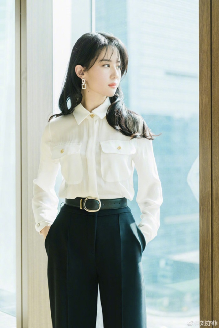 Lưu Diệc Phi gây sốt mạng khi xuất hiện trẻ như 20 tuổi dù đã 32-8