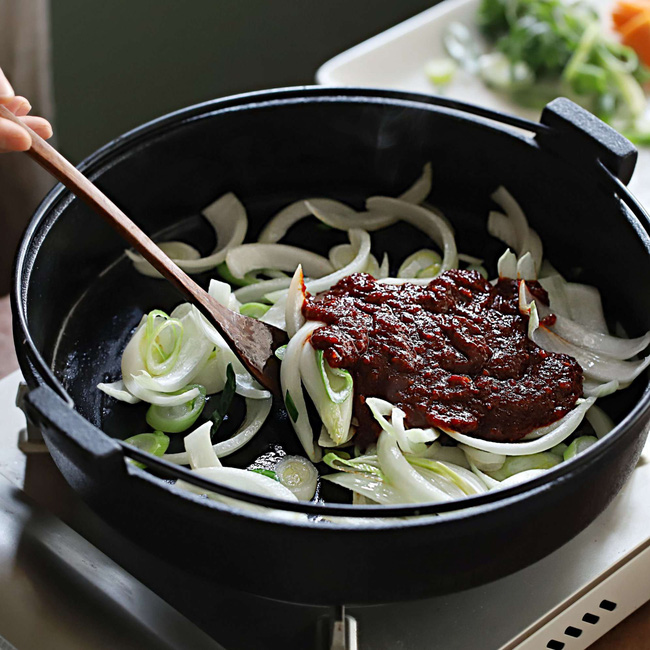 Bạch tuộc xào cay kiểu Hàn ngon xuýt xoa đến miếng cuối cùng-5