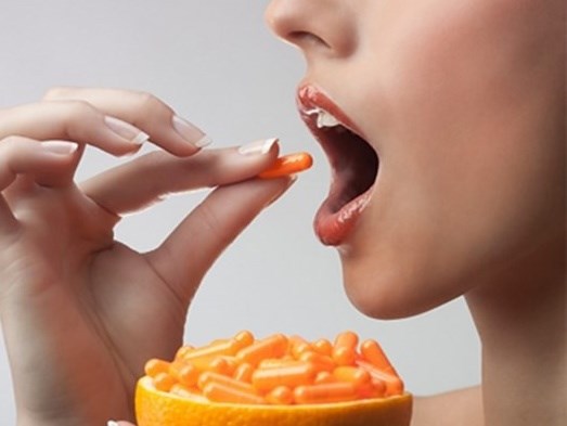 Đừng như cô gái này: Uống quá nhiều vitamin C để làm đẹp nhưng cuối cùng phải nhận cái kết đắng