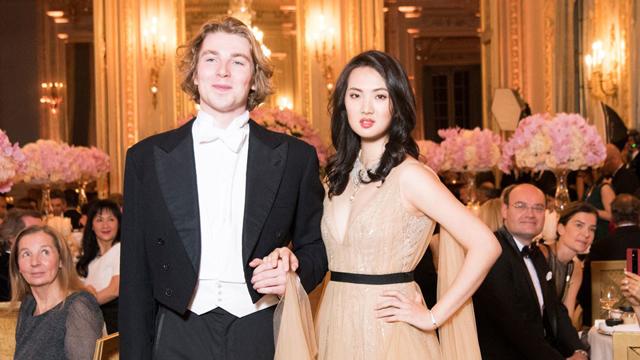 Ái nữ tập đoàn Huawei: Giàu nhưng tiết kiệm, tài năng khác thường, đam mê viết code-6