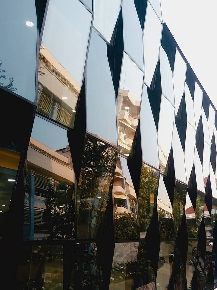 Xuất hiện thư viện siêu sang chảnh ngay tại Việt Nam với thiết kế lung linh như trung tâm thương mại-2