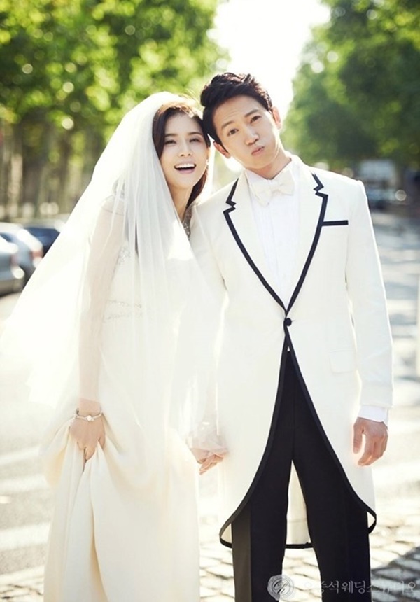 Những ông chồng nghiện vợ đáng ngưỡng mộ nhất Kbiz: Kết hôn với tình đầu, từ bỏ sự nghiệp để theo đuổi nửa kia-9