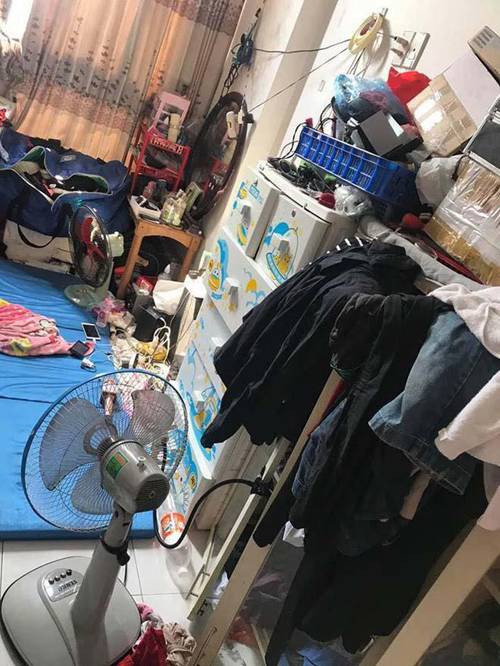 Sống với cha già, cặp vợ chồng gây phẫn nộ vì lười nhác, để phòng bừa bộn hơn chuồng lợn-1