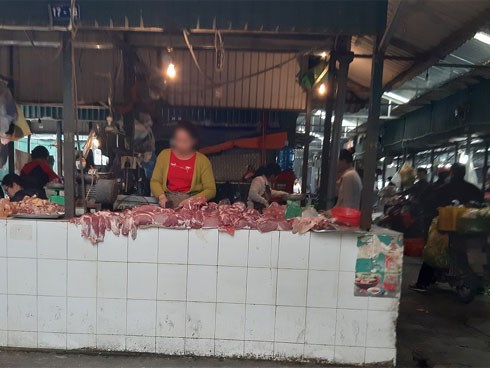 Người tiêu dùng e ngại, giá lợn thương phẩm vẫn không 'hạ nhiệt'