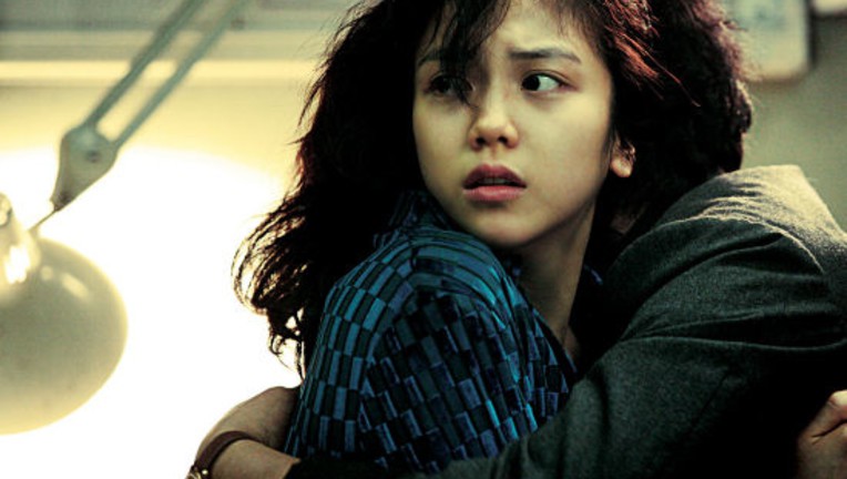 Tiểu tam tin đồn mới trong vụ ồn ào Song Song: Cô dâu Hà Nội gây sốc vì cảnh nóng, trải qua 2 mối tình chóng vánh-9