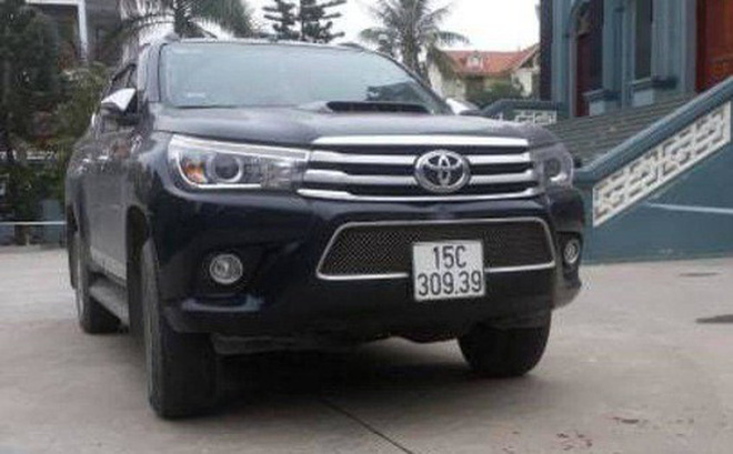 Nữ tài xế lùi xe bán tải bất cẩn, cán chết bé trai 22 tháng tuổi-1