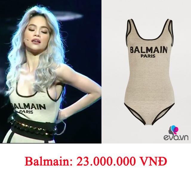 Diện đồ tắm lên sân khấu, Hồ Ngọc Hà chèn ép vòng một quá đà-3