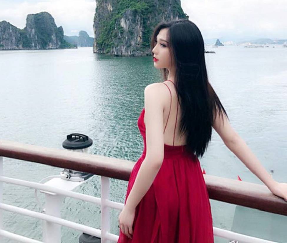 Chưa tròn đôi mươi, các thanh nữ Việt nổi tiếng đã mặc cá tính-19