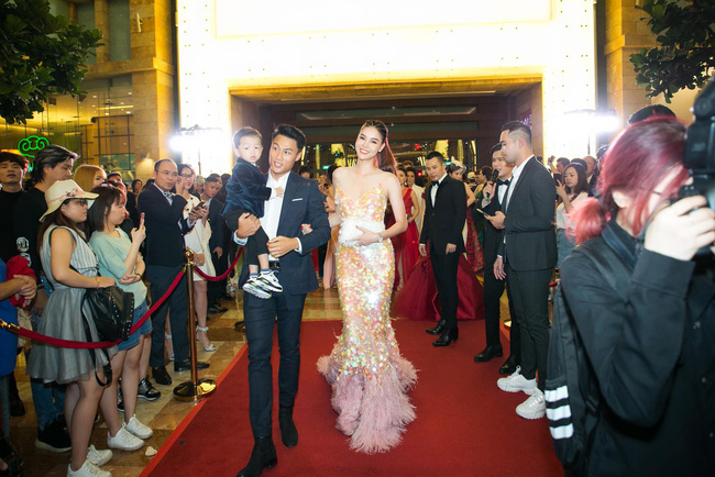 Cận cảnh sân khấu hiểm của Đêm hội chân dài khiến Vũ Khắc Tiệp nhận cú ngã chí tử-10