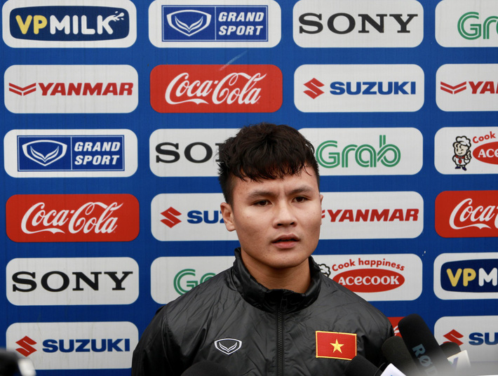 HLV Park Hang Seo đang chơi chiêu với Quang Hải?-3