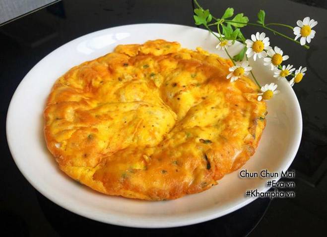 Trứng chiên tôm đơn giản, nhanh gọn mà ăn với cơm bao nhiêu cũng hết-4