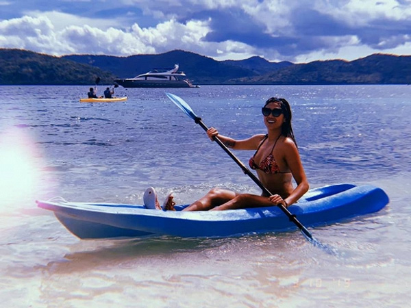 Võ Hoàng Yến tiếp tục chuỗi ngày du lịch bất tận, phô diễn thân hình nóng bỏng trên biển Thái Bình Dương-2