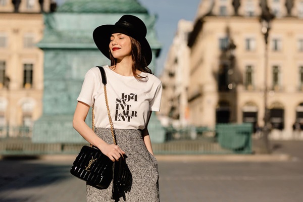 Gần hai năm chia tay đại gia kim cương để yêu trai nghèo Kim Lý, Hồ Ngọc Hà bất ngờ thổ lộ: Không có tiền cực hơn, hoặc sống như cây tầm gửi cực nữa-2