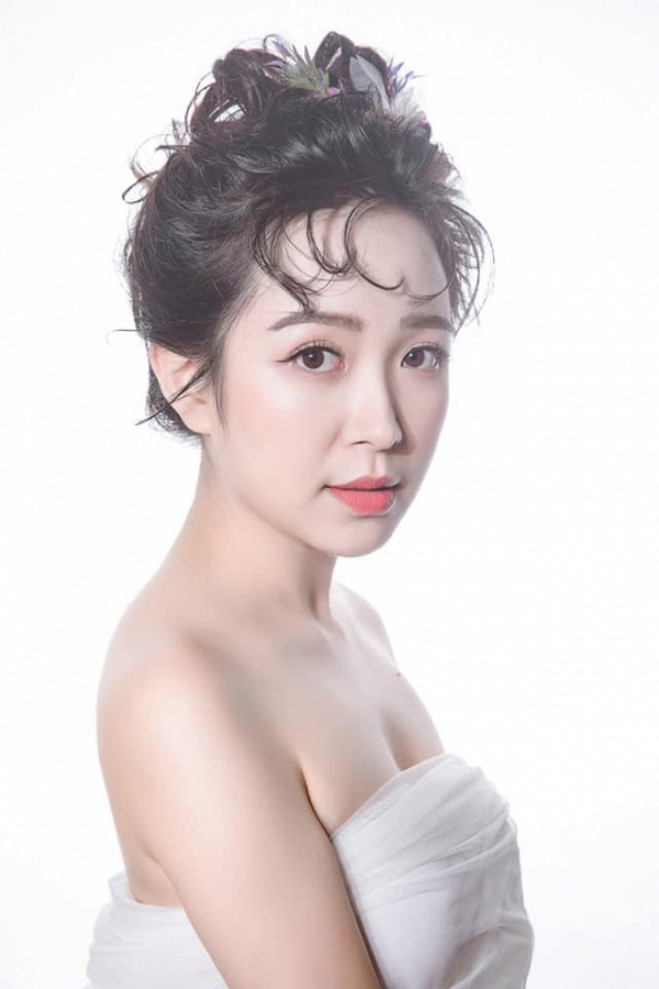 Trong phim ngoan hiền là thế, ngoài đời Lan của Những cô gái trong thành phố lại đầy gợi cảm-5