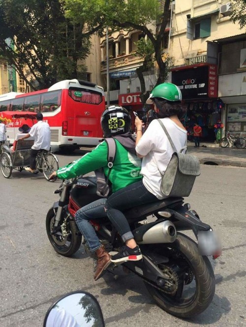 Choáng váng: Chủ xe Mercedes tiền tỷ chạy grab kiếm 33 nghìn đồng-3