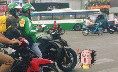 Choáng váng: Chủ xe Mercedes tiền tỷ chạy grab kiếm 33 nghìn đồng-5