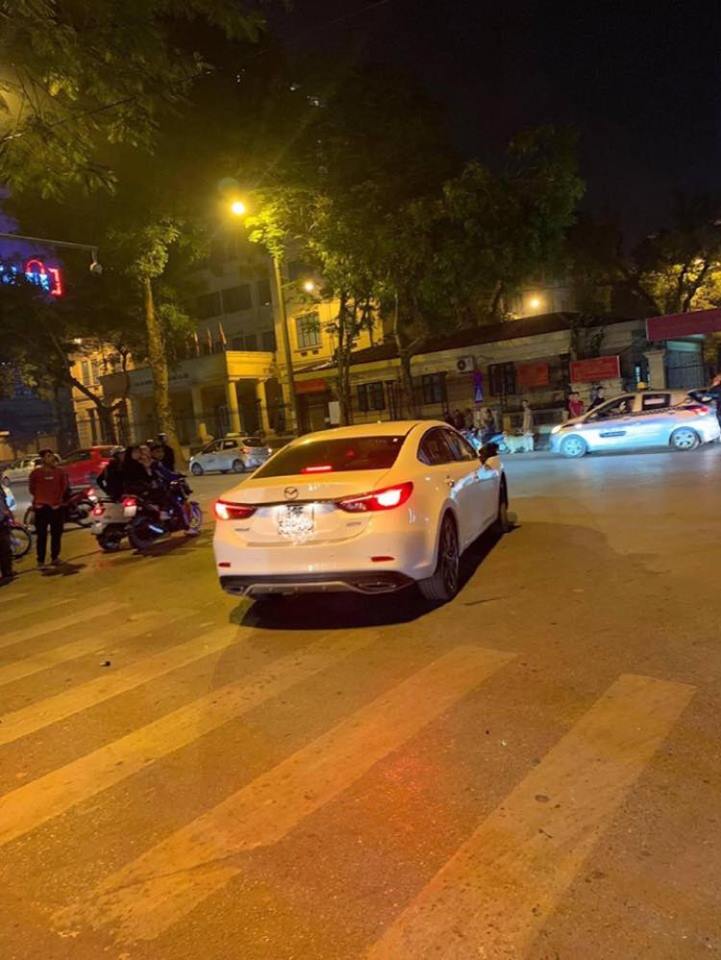 Đập nát bươm xe sang của bố, chàng trai hét trong nước mắt: Con thà bất hiếu hôm nay còn hơn là phải sống chung với một con phò-2