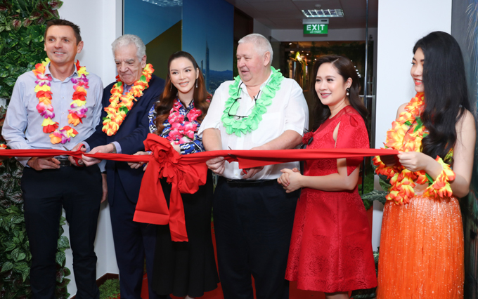 Lý Nhã Kỳ lộ cằm nọng và gương mặt có gì sai sai khi tham dự đám cưới xa hoa của tỷ phú Ấn Độ-6