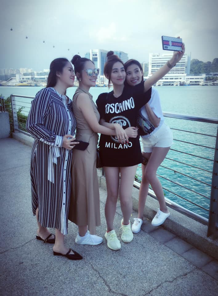 Khác xưa 180 độ, Lê Phương lộ thân hình phát tướng khi chụp ảnh cùng bạn bè-5