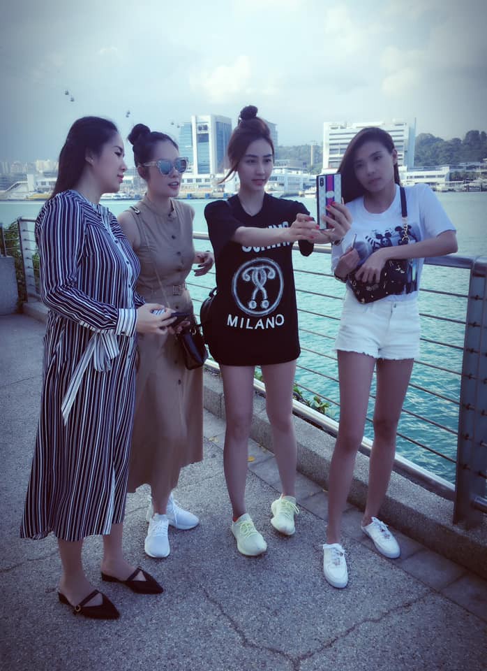 Khác xưa 180 độ, Lê Phương lộ thân hình phát tướng khi chụp ảnh cùng bạn bè-6