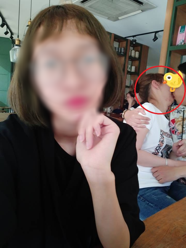 Ngồi chung băng ghế trong quán trà sữa, cô gái xui xẻo bị nụ hôn nồng nàn của cặp đôi kém duyên đốt mắt-1
