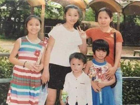 Mẹ chồng khóc ngất khi con dâu mất tích cùng 4 người cháu nội suốt 1 tháng trời-10