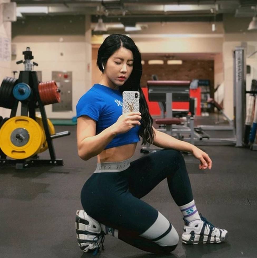 Khó ai xem thường nổi múi cơ lượn sóng của 3 hot girl phòng gym Hàn-14