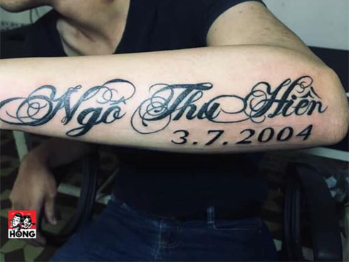 Hành động lãng mạn dưới cơn mưa của bé trai với cô bạn đi cùng khiến tất cả tan chảy-3