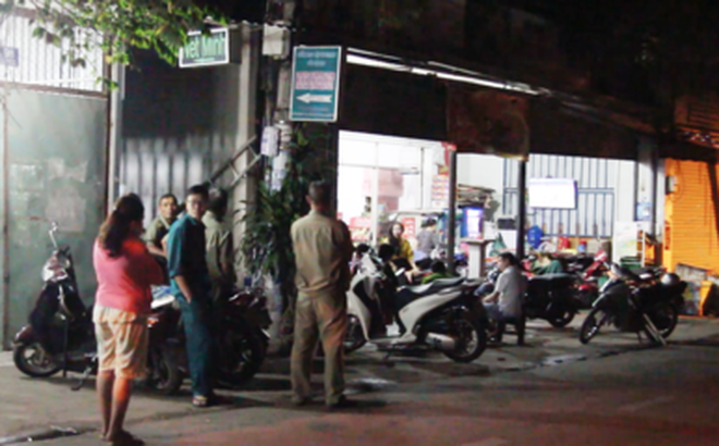 Thanh niên 19 tuổi cầm dao chém mẹ nhập viện-1