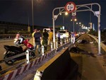 Đề xuất cấm xe máy trên đường Lê Văn Lương, Nguyễn Trãi: Tại sao không cấm ô tô cá nhân?-3
