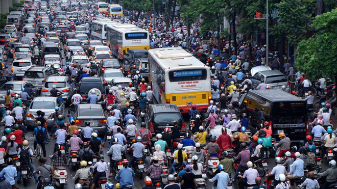 Đề xuất cấm xe máy trên đường Lê Văn Lương, Nguyễn Trãi: Tại sao không cấm ô tô cá nhân?-1