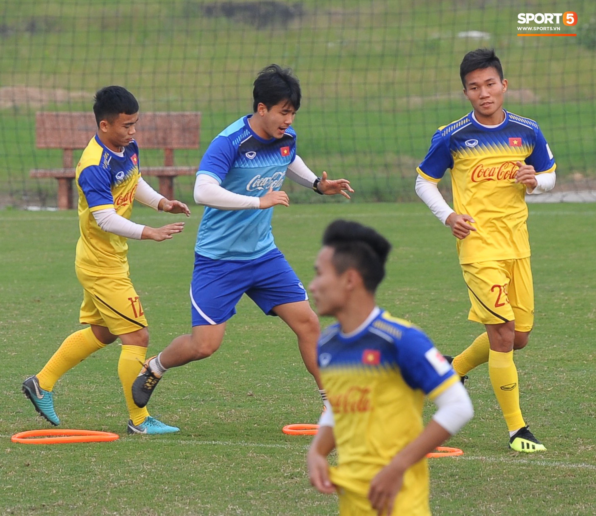 Được HLV thể lực chỉ bảo tận tình, đây là cách Đình Trọng bày tỏ sự biết ơn-9