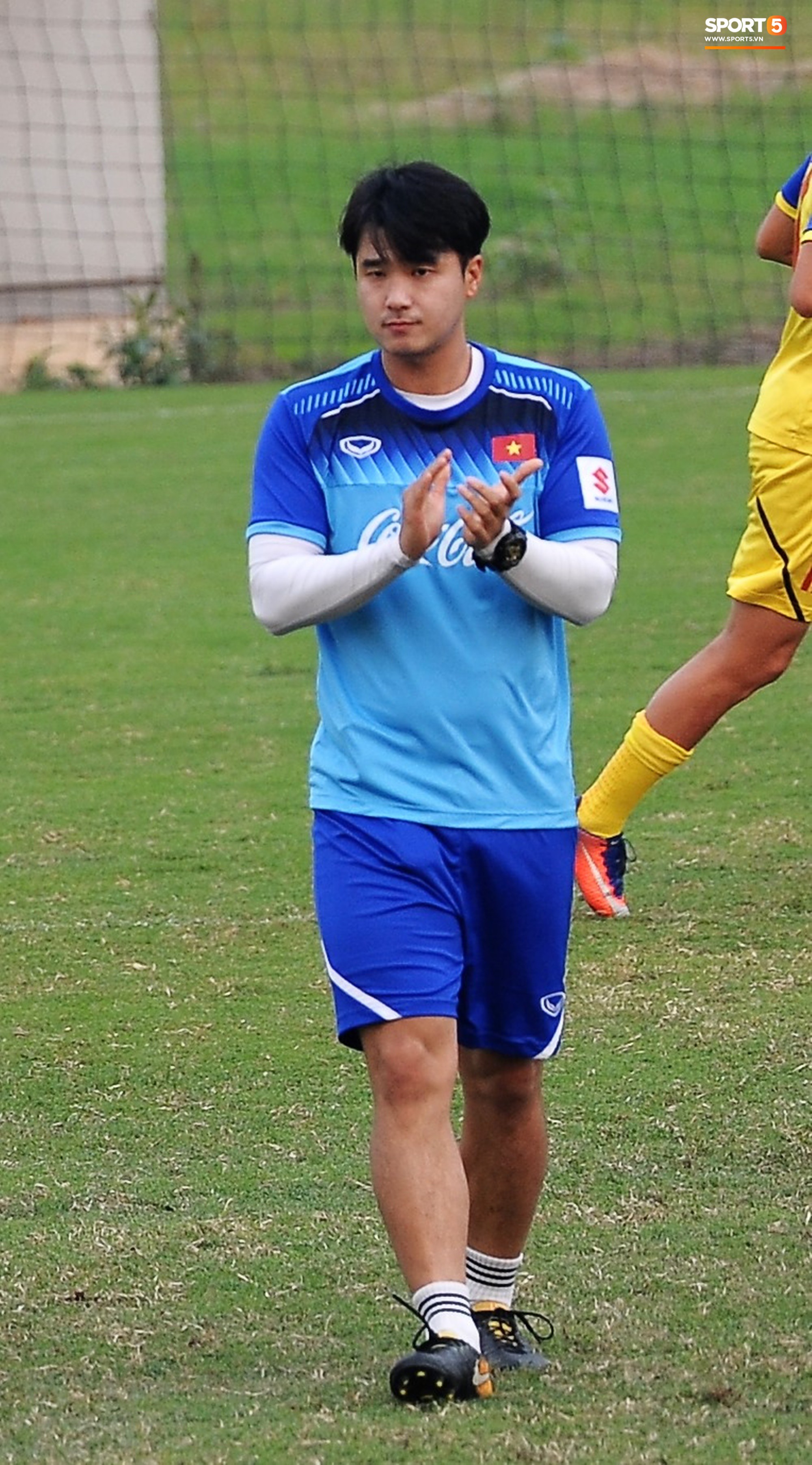 Được HLV thể lực chỉ bảo tận tình, đây là cách Đình Trọng bày tỏ sự biết ơn-8