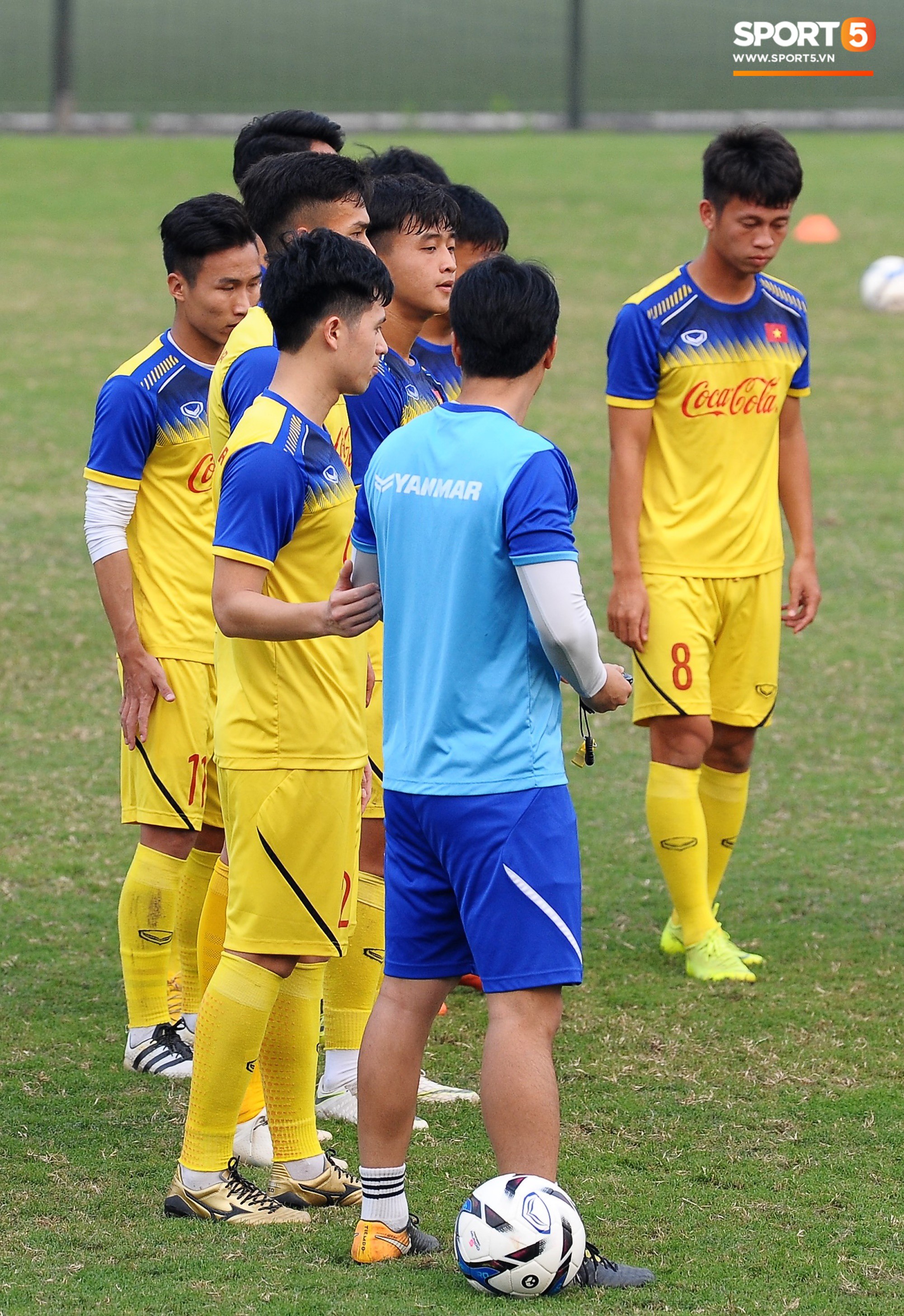 Được HLV thể lực chỉ bảo tận tình, đây là cách Đình Trọng bày tỏ sự biết ơn-4