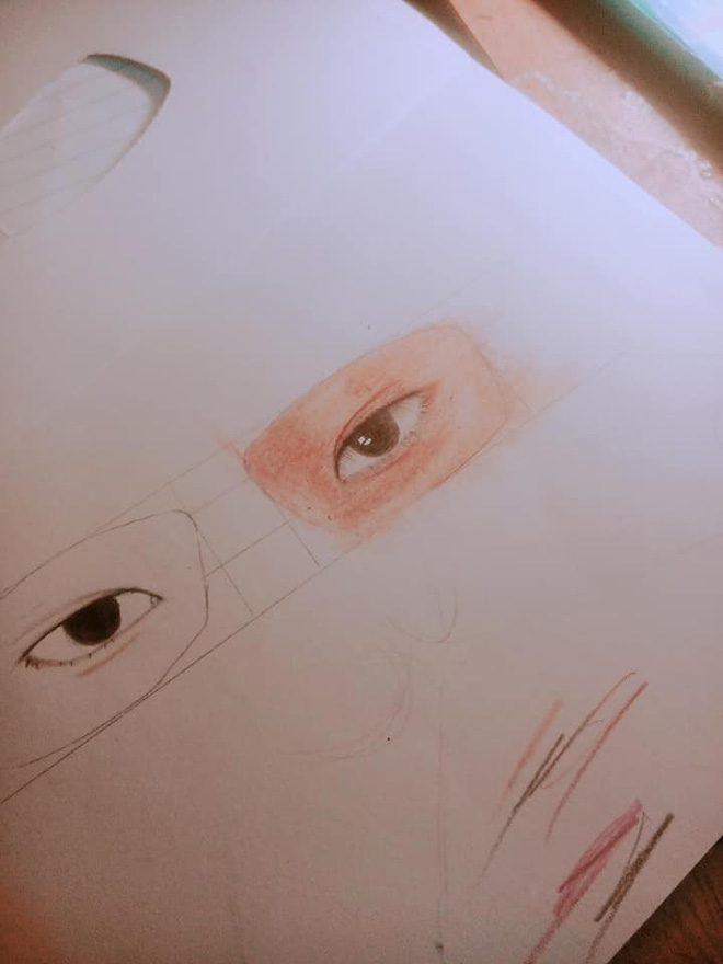 Nam sinh chăm chú nhìn lên bảng và đôi mắt kính che giấu toàn bộ sự thật-4