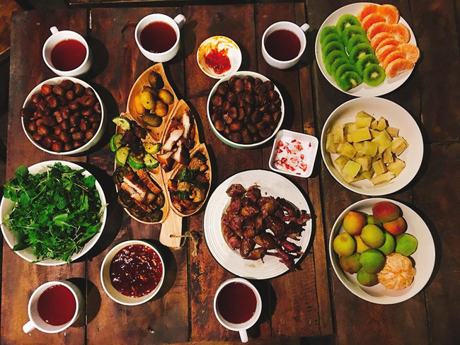 Khoe mâm cơm thịnh soạn phải nấu mất 2 tiếng, cô nàng bị chê tả tơi vì lý do không ngờ-1