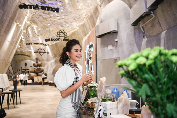 Á hậu Mâu Thủy khuyên bạn trẻ đọc sách ‘Khuyến học’-3