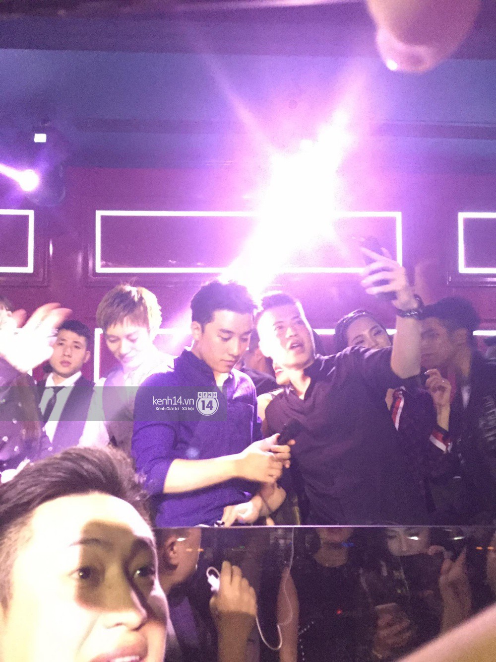 4 lần tới Việt Nam, Seungri không quẩy bar hết mình thì cũng lộ ảnh hút bóng cười gây sốc-12