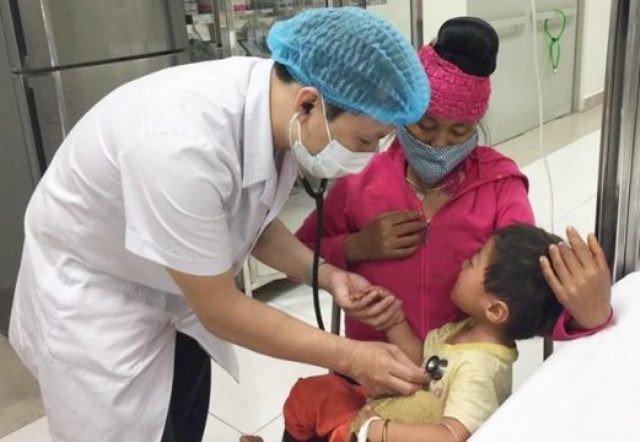 Vụ 6 anh em nghi ngộ độc thuốc diệt chuột: Sơ cứu uống nhầm hoá chất thế nào?-2