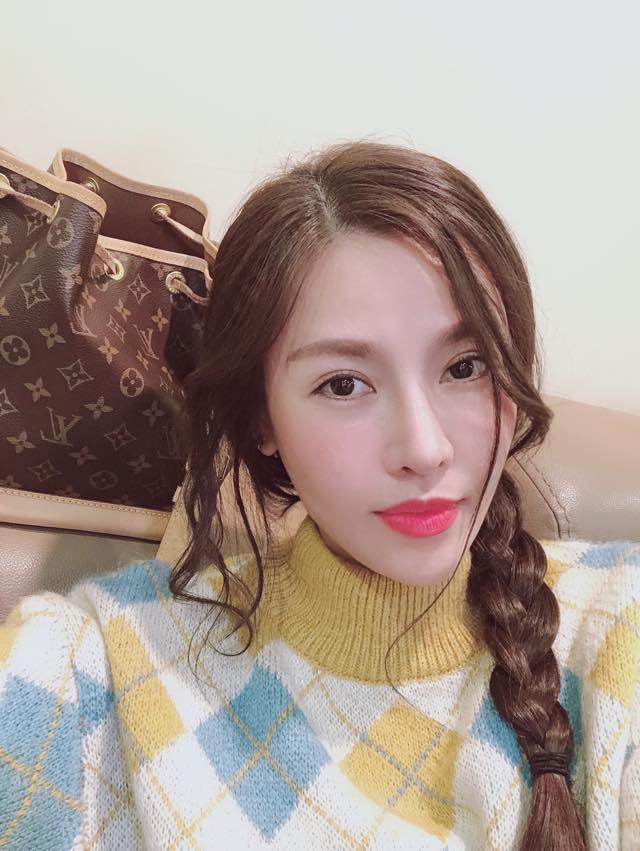 Sau khi bà xã đăng đàn đá xéo người bí ẩn, Việt Anh lại vô tư bình luận thân mật trên facebook Quế Vân-1